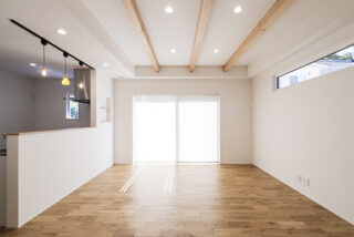 オシャレで開放的な表し梁