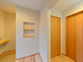 明るい広々玄関