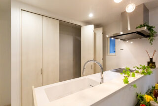 生活感を隠す背面収納