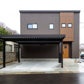 吹抜けで家族が繋がる解放感のあるお家