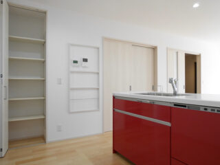 パントリーなど便利なキッチン