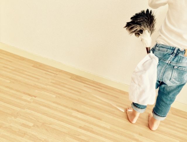 壁紙の汚れを効率よく落とす裏技とは?