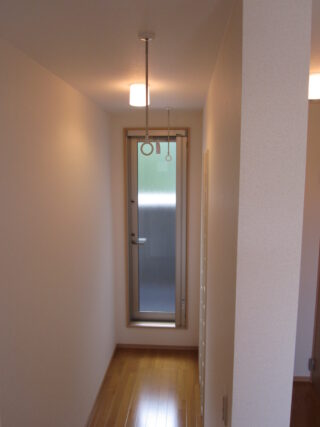 2Fホールに物干し場